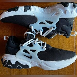 Men’s Nike React Black and White Presto Ghost 2019